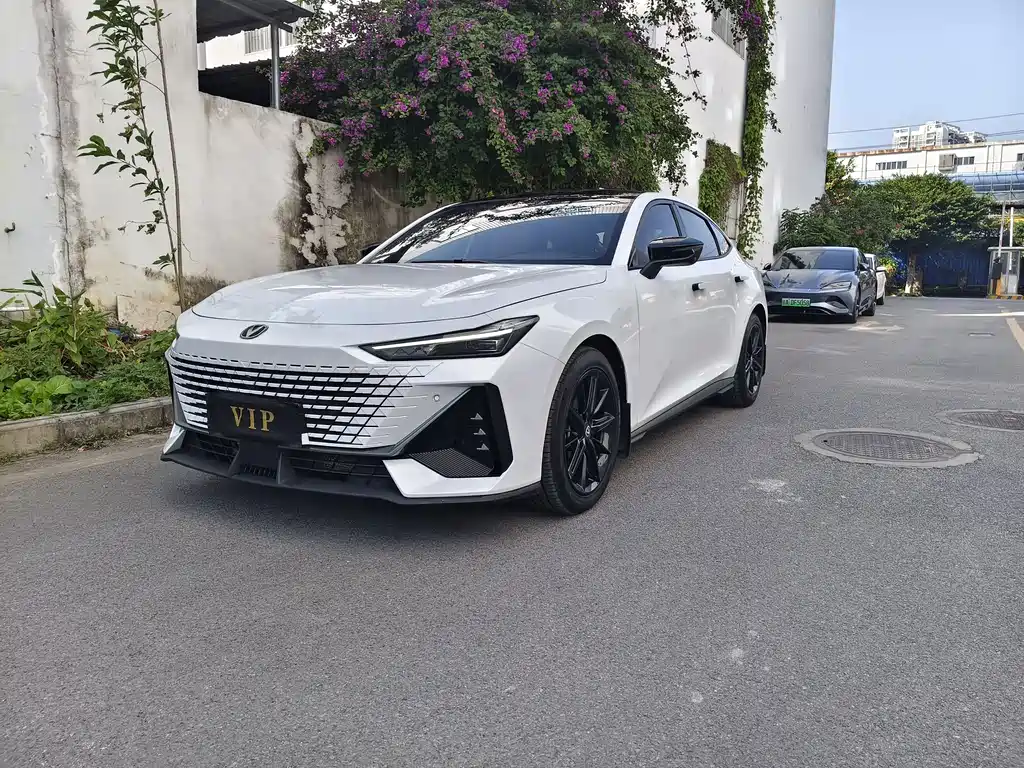 Changan UNI-V 2022