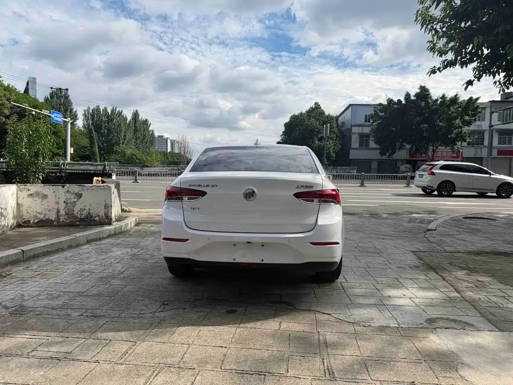 Buick Excelle — миниатюра 11