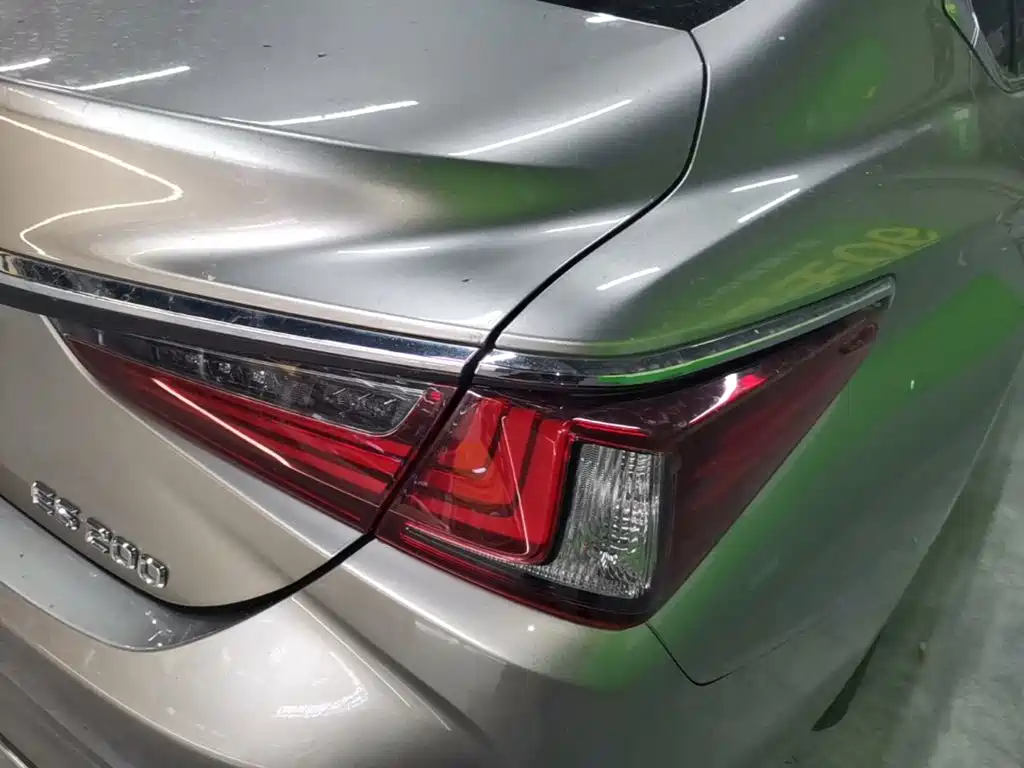 Lexus ES — миниатюра 8