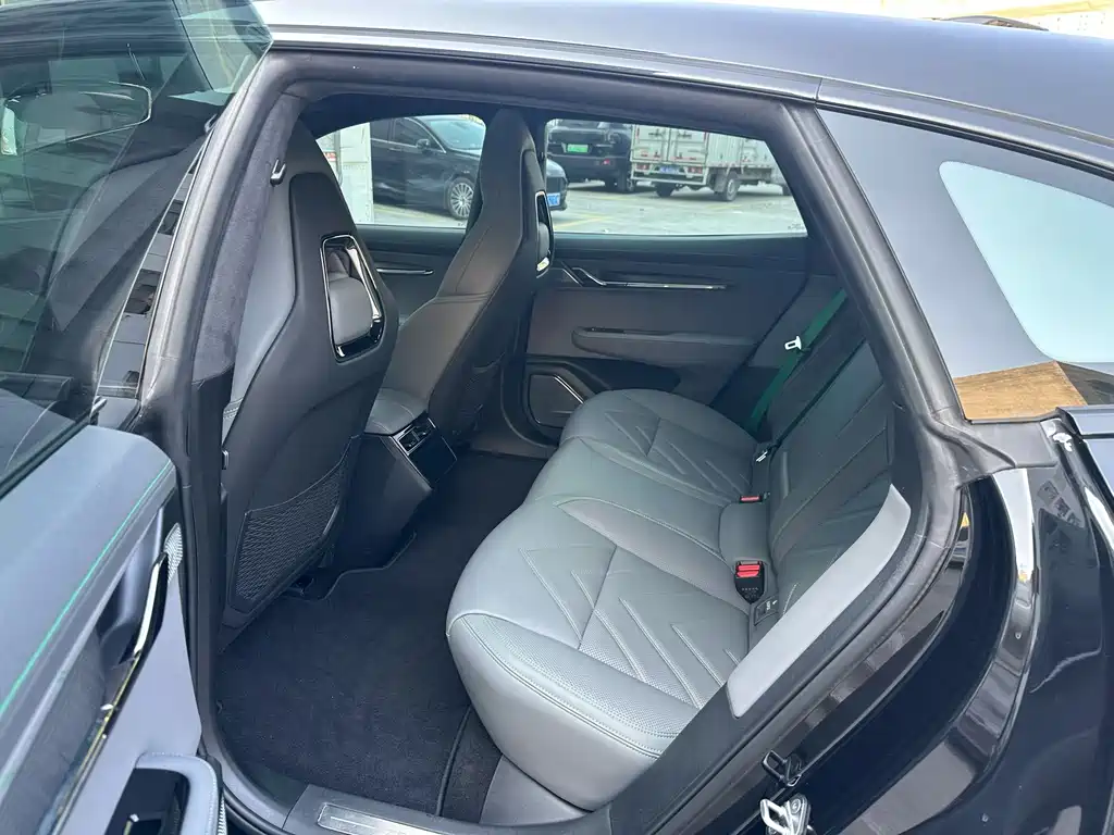 ZEEKR EXTREME KRYPTON 001