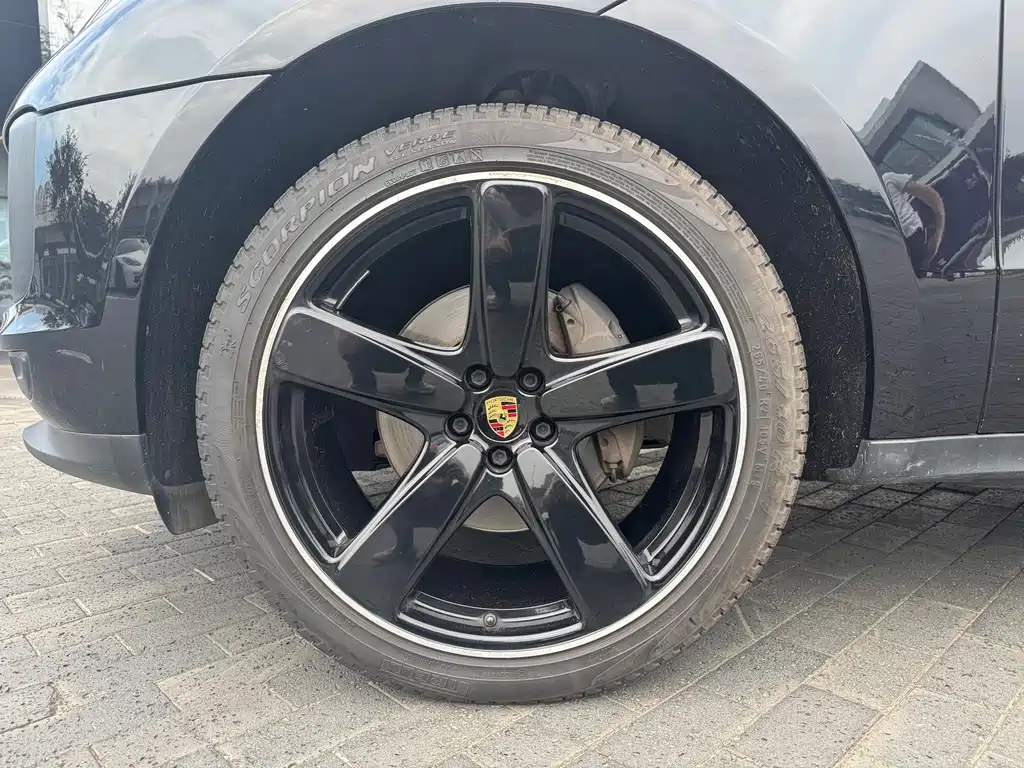 Porsche Macan — миниатюра 7
