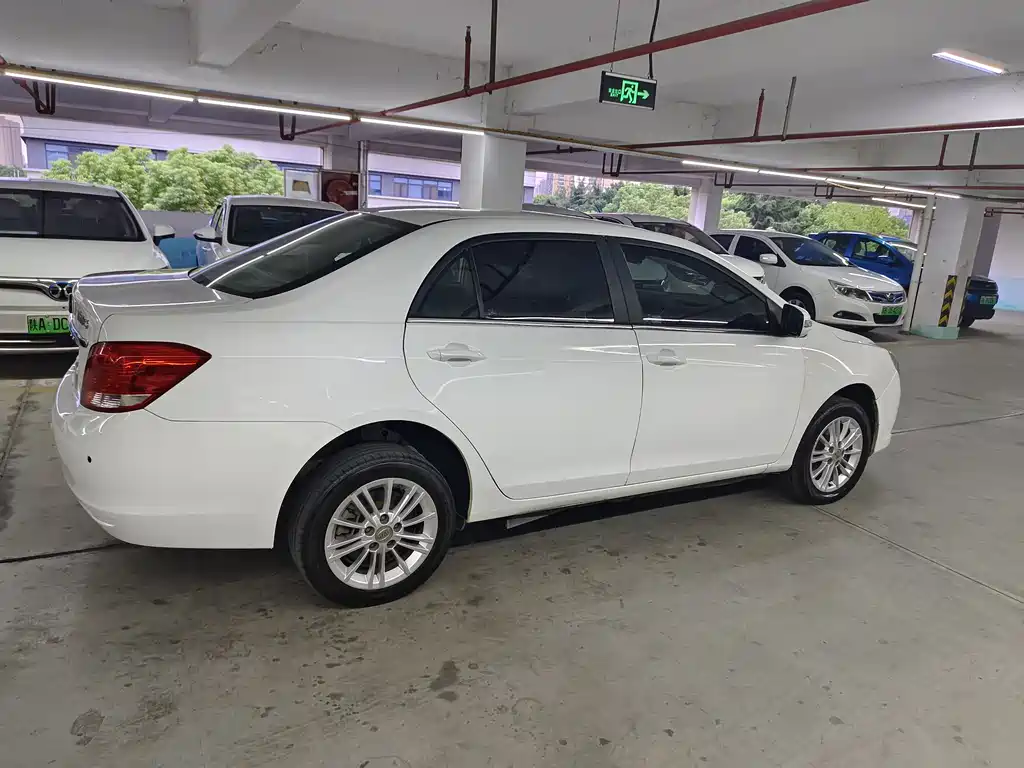 BYD E5