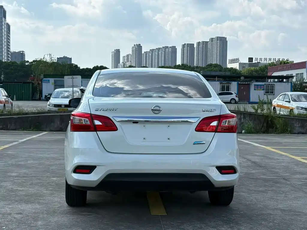 Nissan Sylphy — миниатюра 5