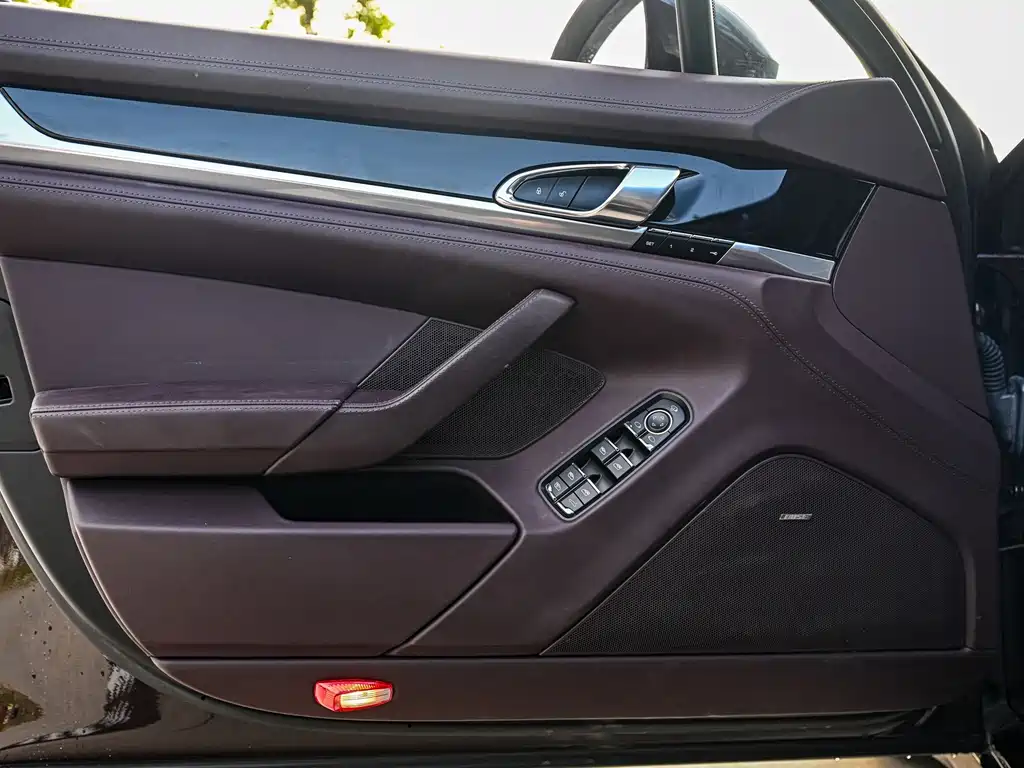 Porsche Panamera — миниатюра 6
