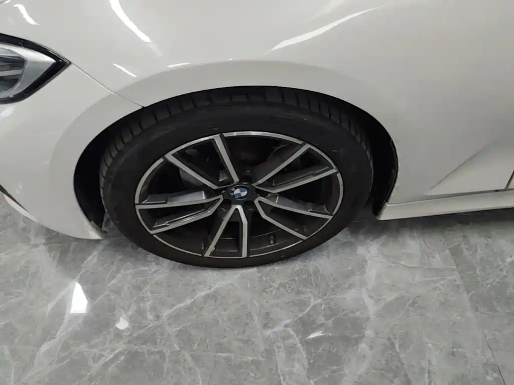 BMW 3 Series — миниатюра 23