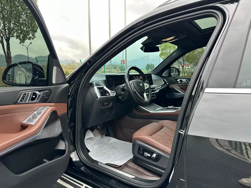 BMW X7 2023 xDrive40i Lead Luxury