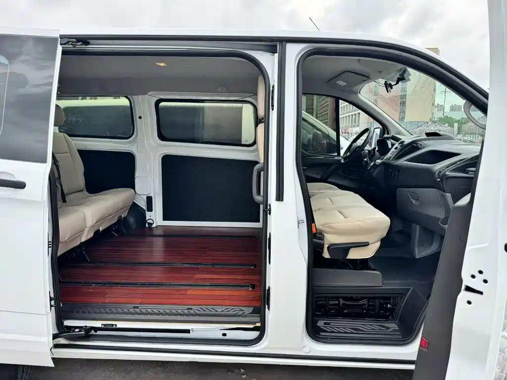 Ford Transit — миниатюра 3
