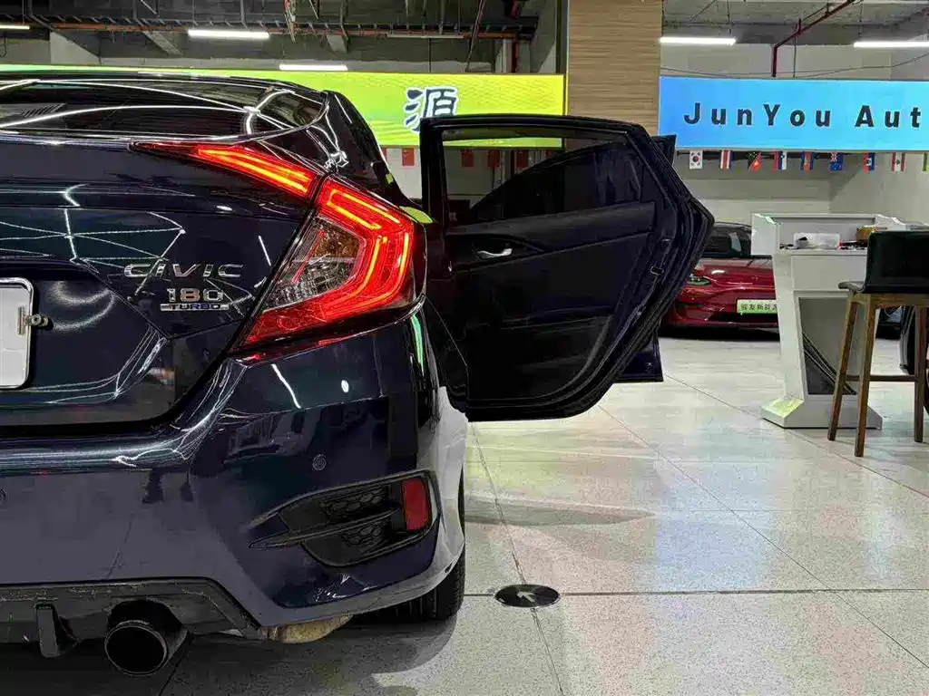 Honda Civic — миниатюра 15