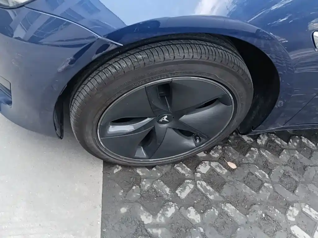 Tesla Model 3 — миниатюра 23