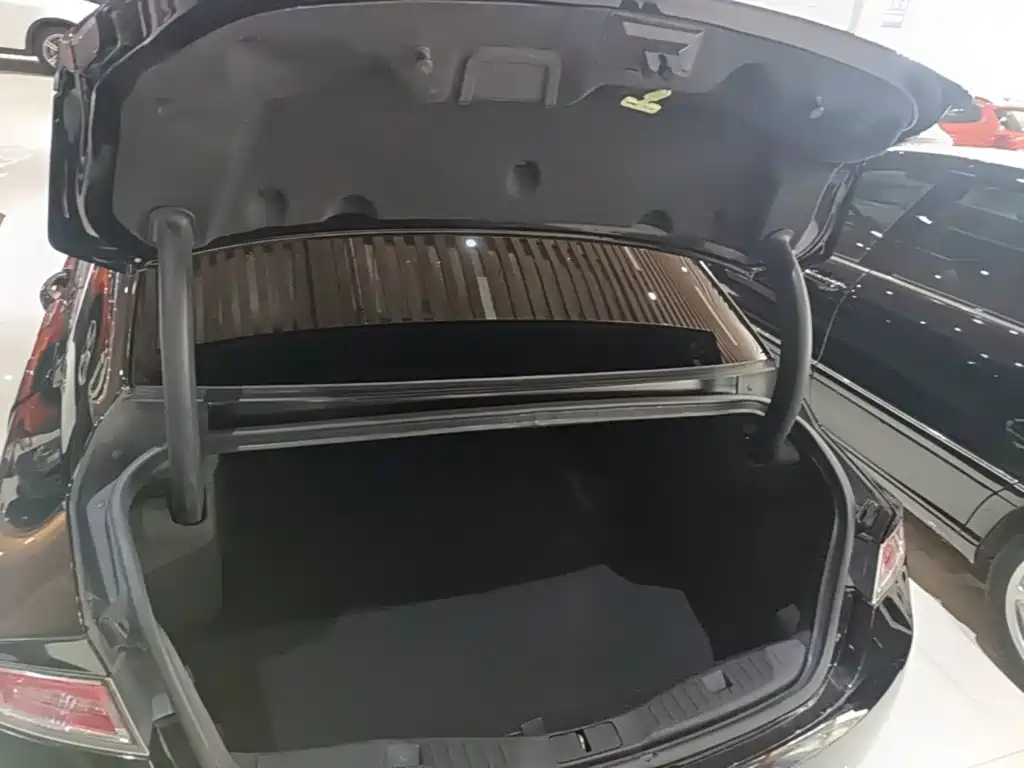 Lincoln MKZ — миниатюра 19