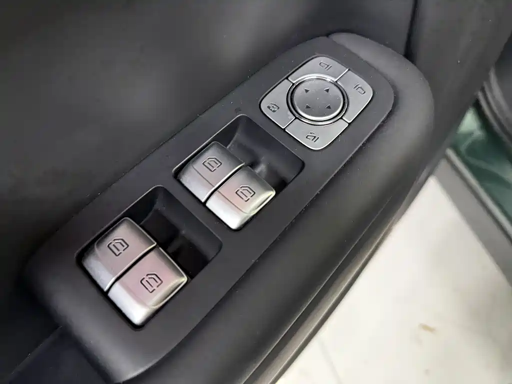 Li Auto Li L9 — миниатюра 9