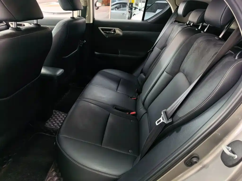 Lexus CT — миниатюра 17