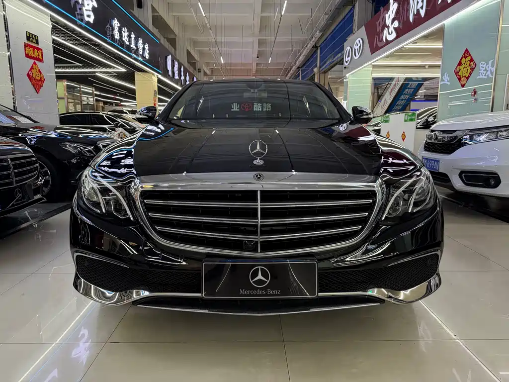 Mercedes-Benz E-Class — миниатюра 2