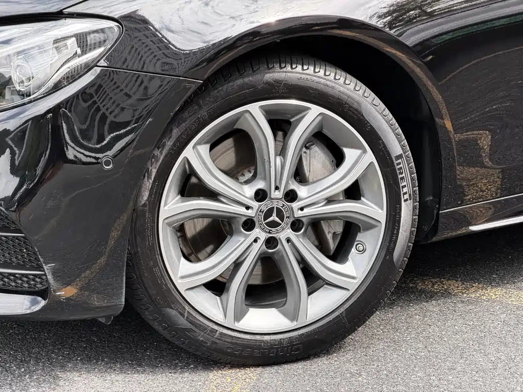 Mercedes-Benz E-Class — миниатюра 4