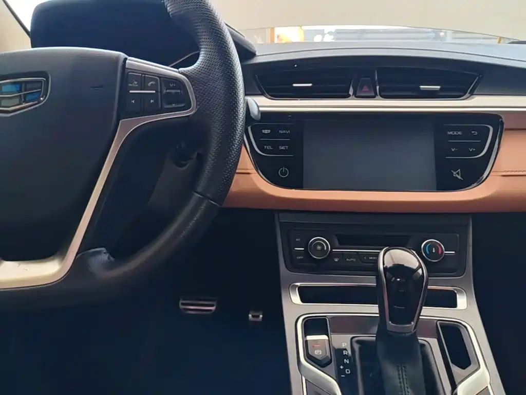 Geely Vision S1 — миниатюра 10