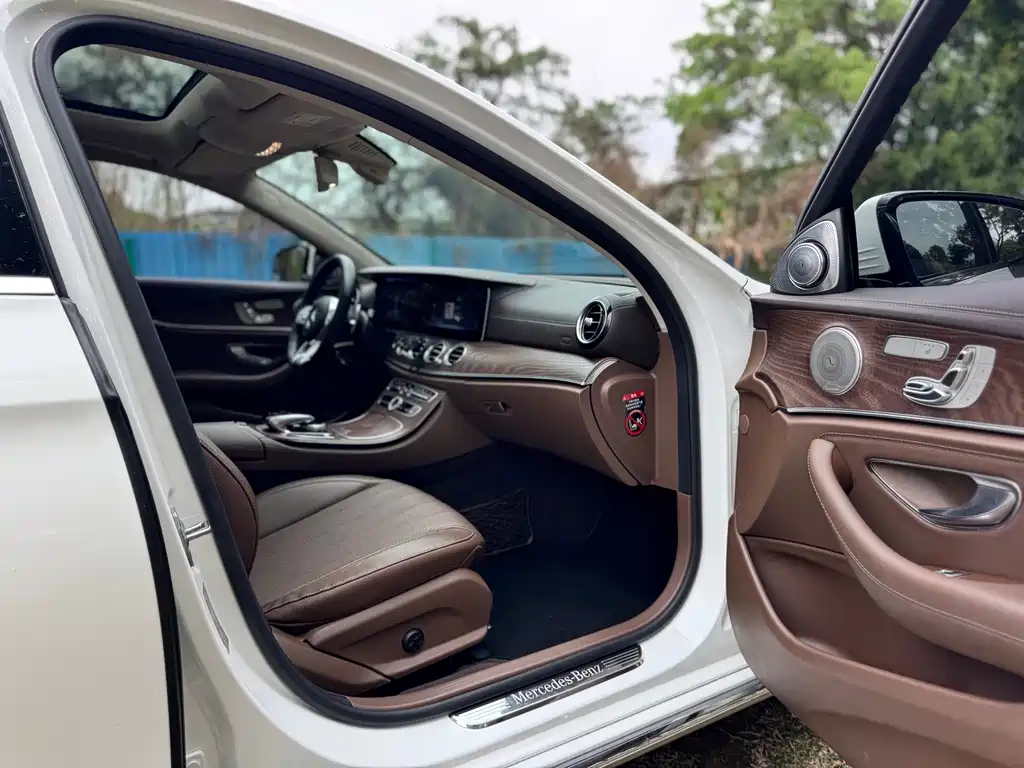 MERCEDES-BENZ E CLASS