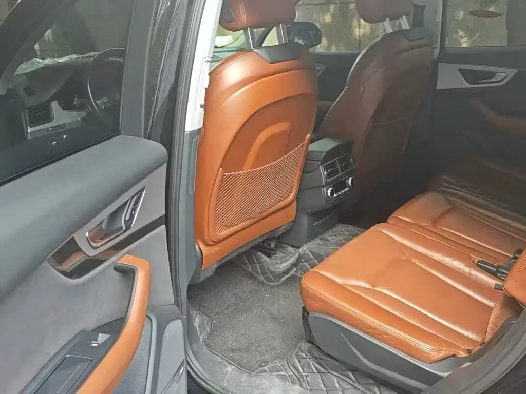 Audi Q7 — миниатюра 3
