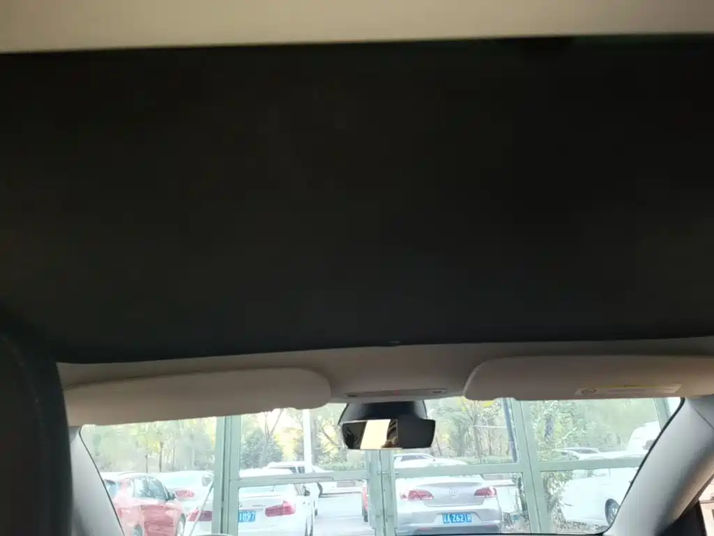 Tesla Model 3 — миниатюра 18