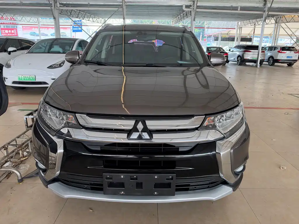 Mitsubishi Outlander — миниатюра 4