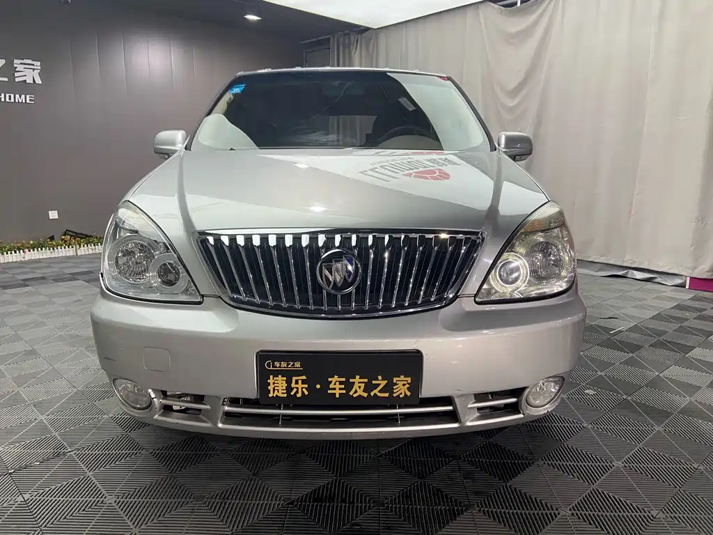 Buick GL8 — миниатюра 2