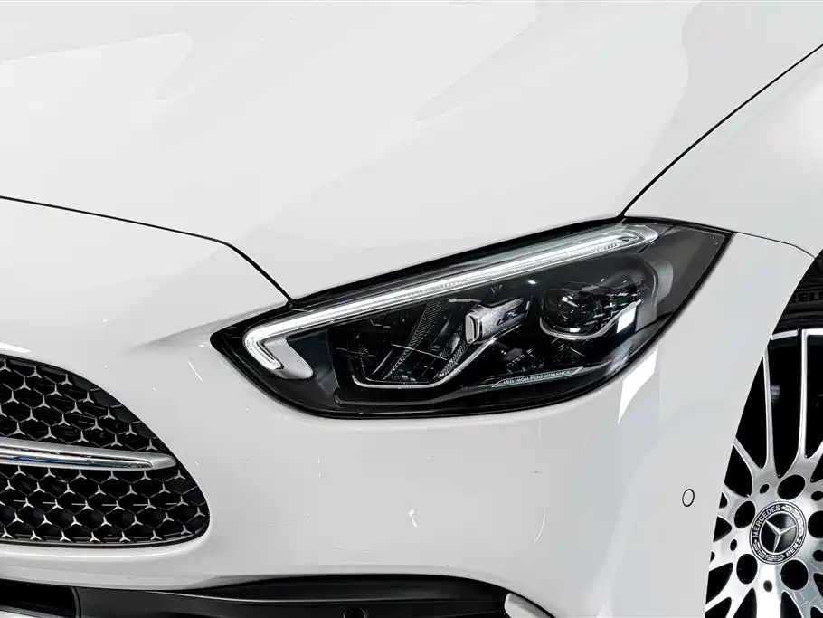 Mercedes-Benz C-Class — миниатюра 4