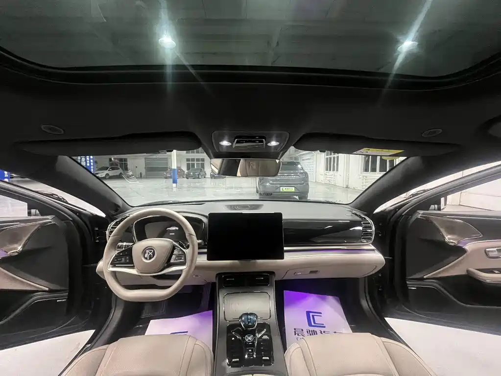 BYD Han — миниатюра 8