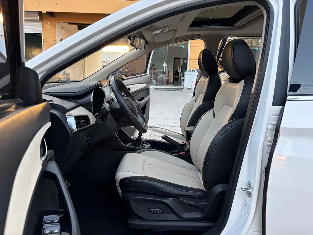 Baojun 360 — миниатюра 5