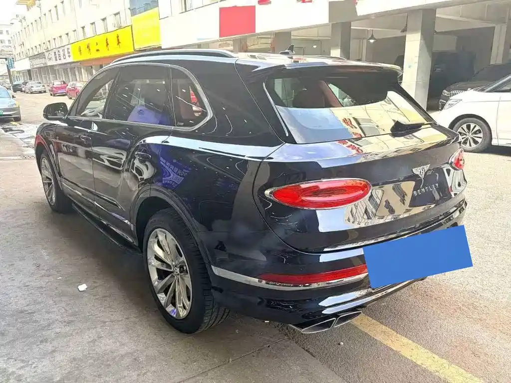 Bentley Bentayga PHEV — миниатюра 8