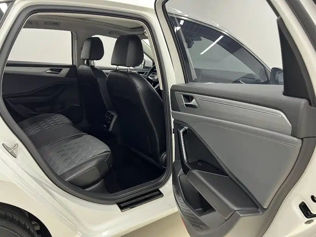 Volkswagen Sagitar — миниатюра 12