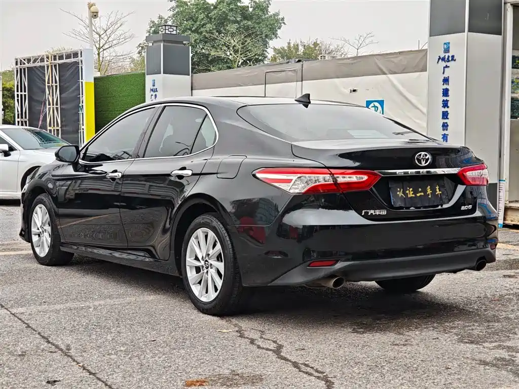 TOYOTA CAMRY