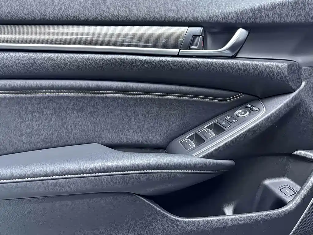 Honda Accord — миниатюра 5
