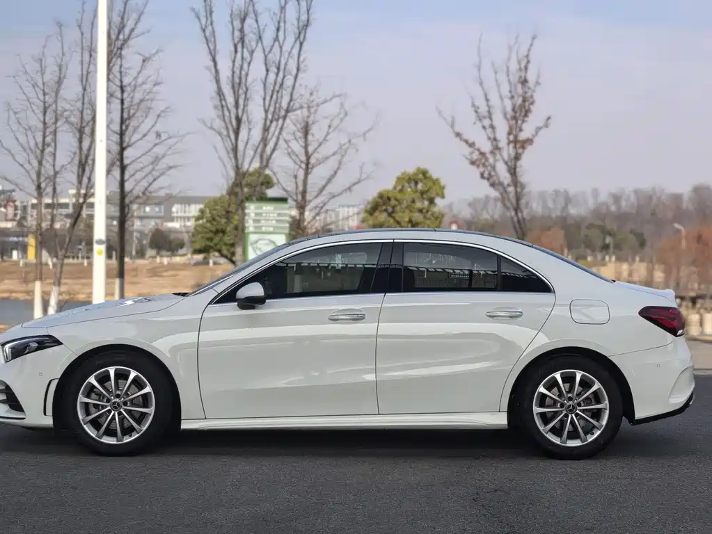 MERCEDES-BENZ A CLASS