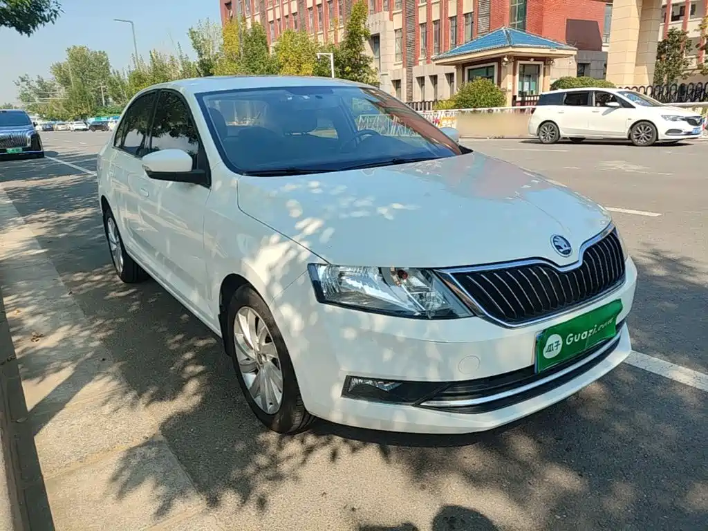 Skoda Rapid — миниатюра 4