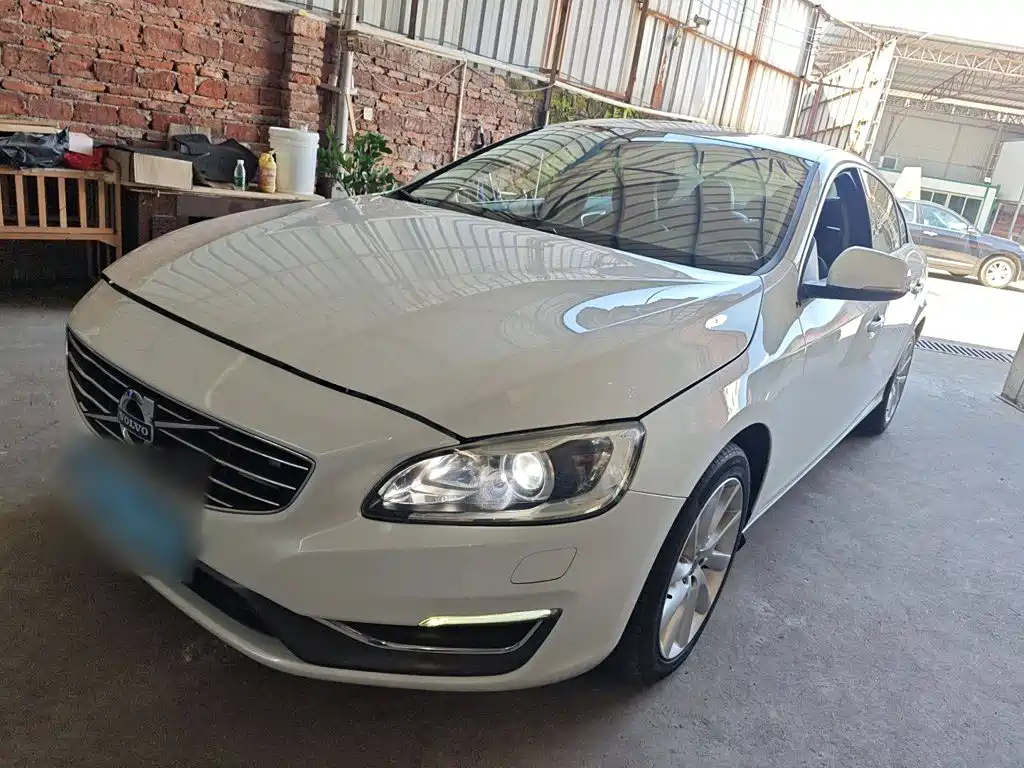 Volvo S60 — миниатюра 2