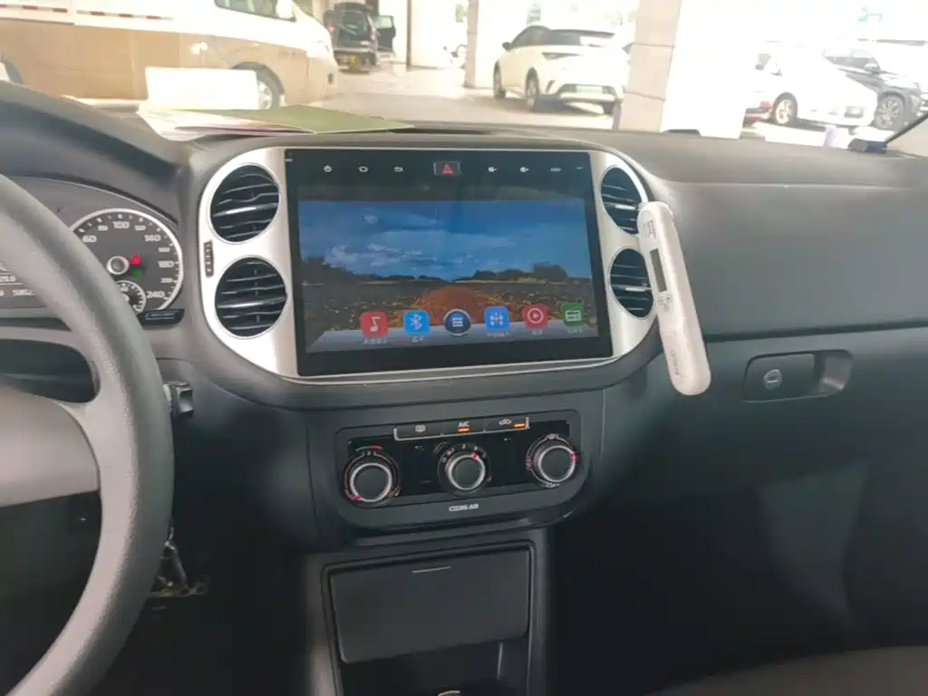 Volkswagen Tiguan — миниатюра 13
