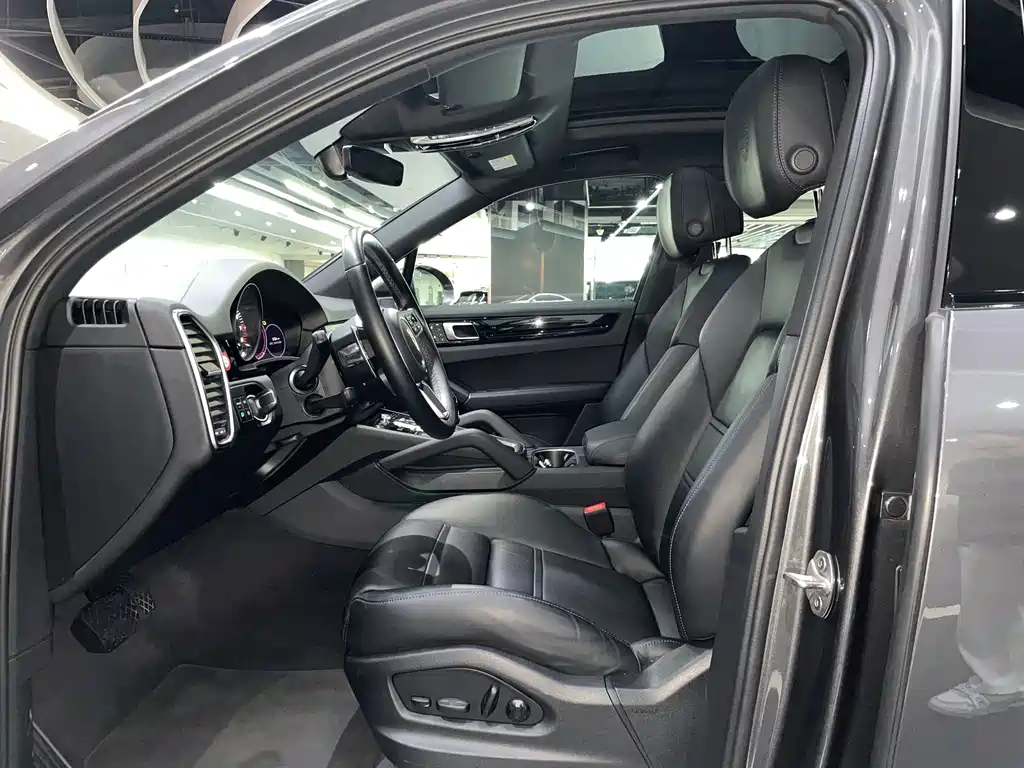 Porsche Cayenne Hybrid — миниатюра 8