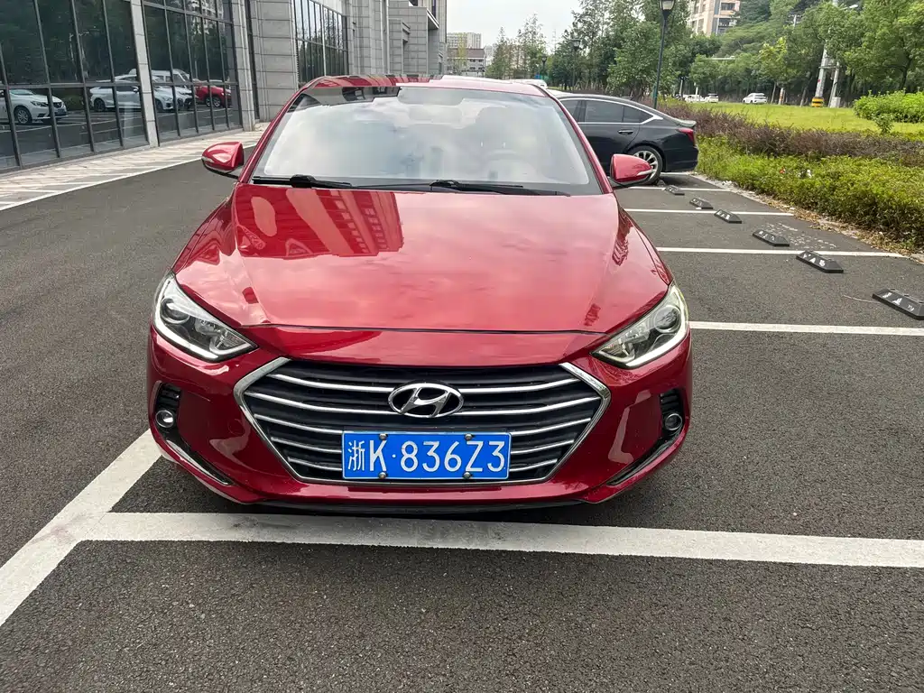 Hyundai Elantra — миниатюра 3