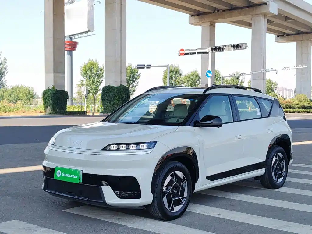 Hyundai EO