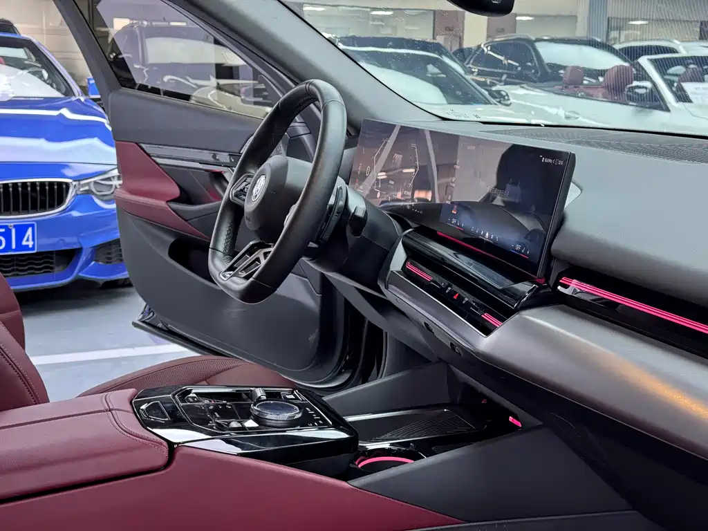 BMW 5 Series — миниатюра 18
