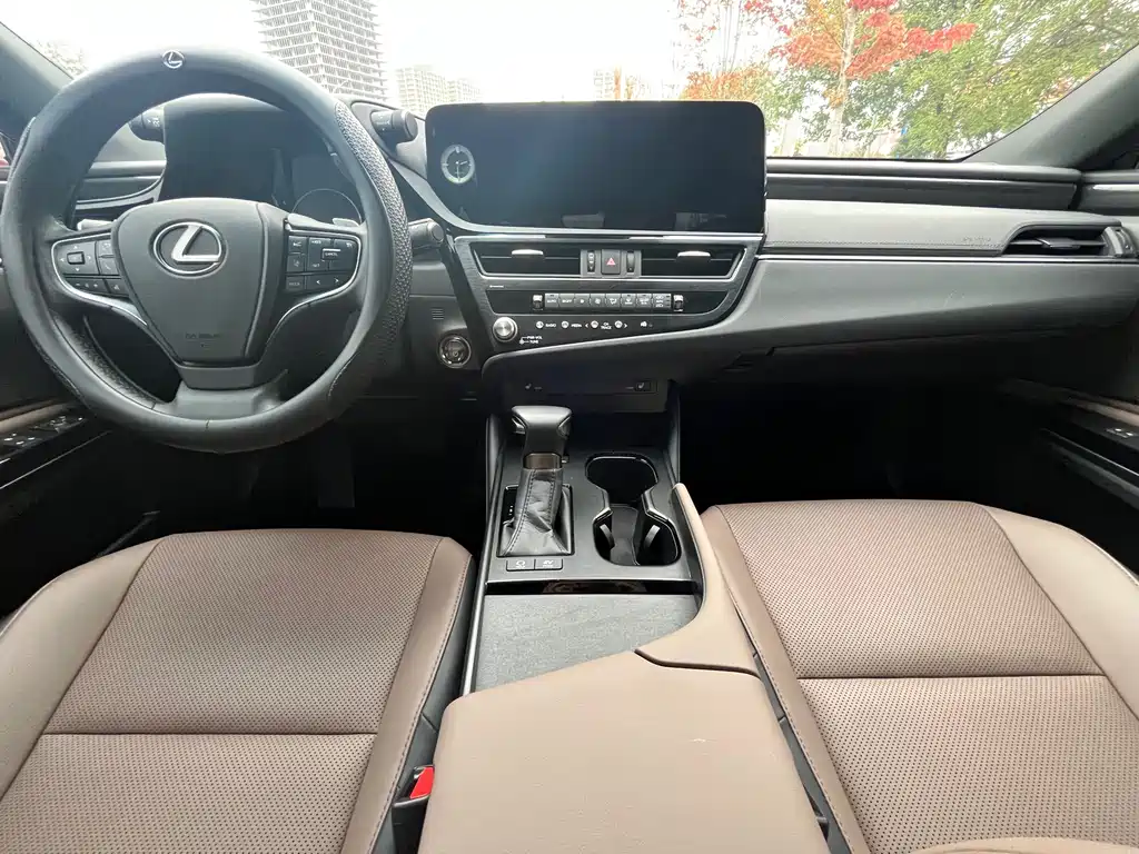 Lexus ES — миниатюра 8