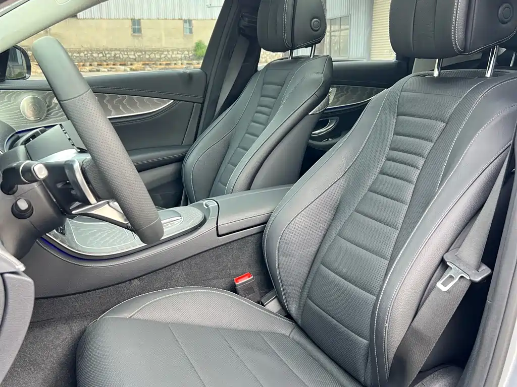 Mercedes-Benz E-Class — миниатюра 12