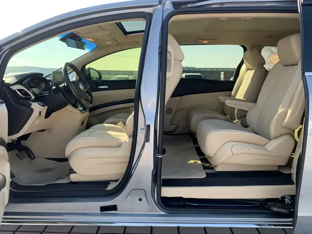 Buick GL8 — миниатюра 10
