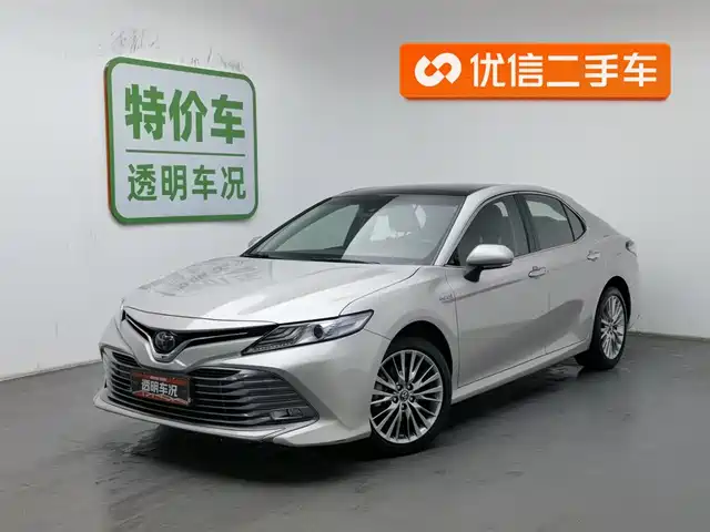 TOYOTA CAMRY 2019