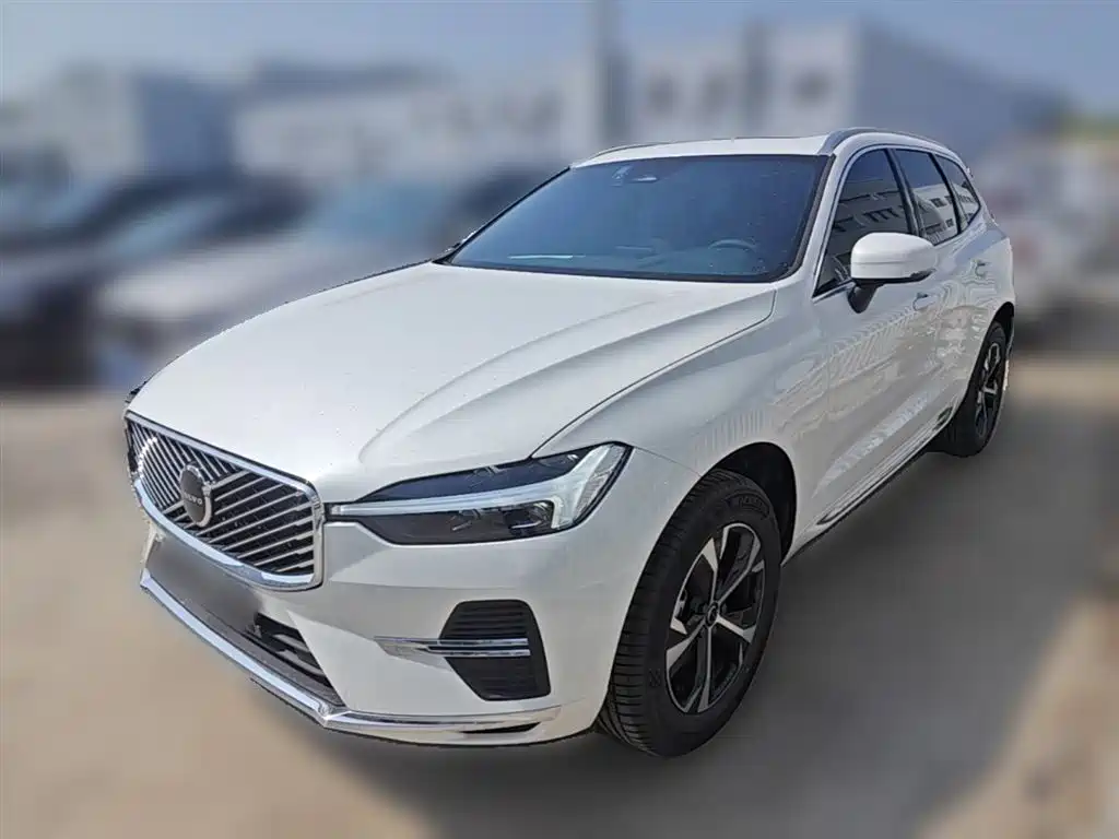 Volvo XC60 2026 B5 Luxury