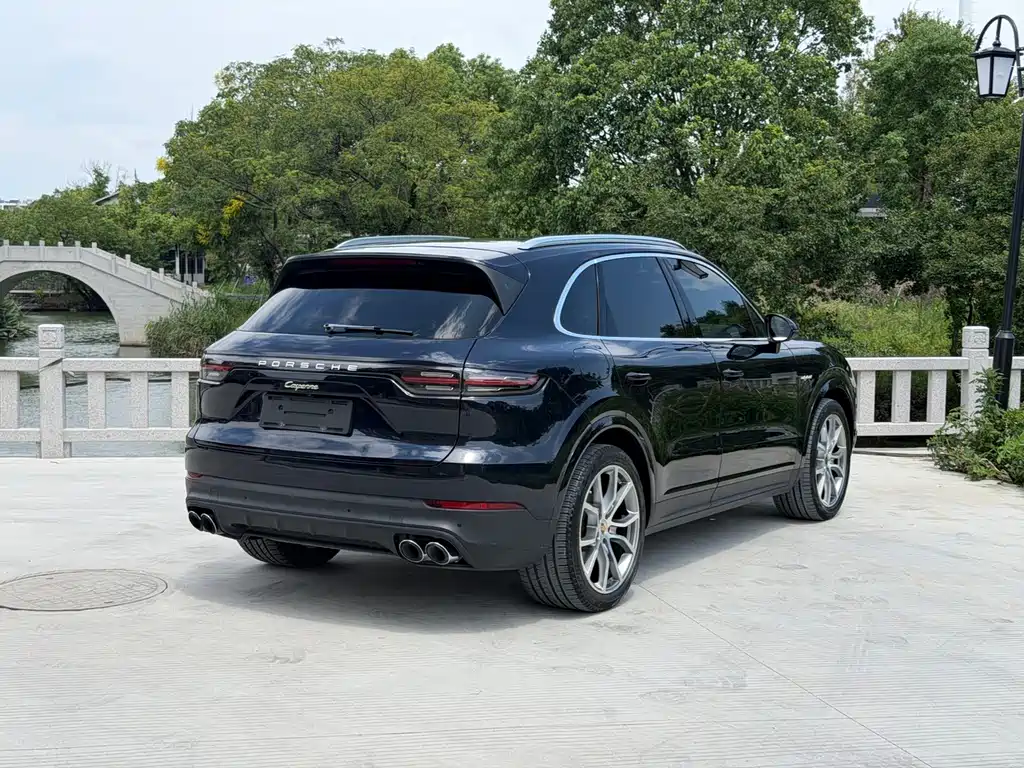 Porsche Cayenne Hybrid — миниатюра 5
