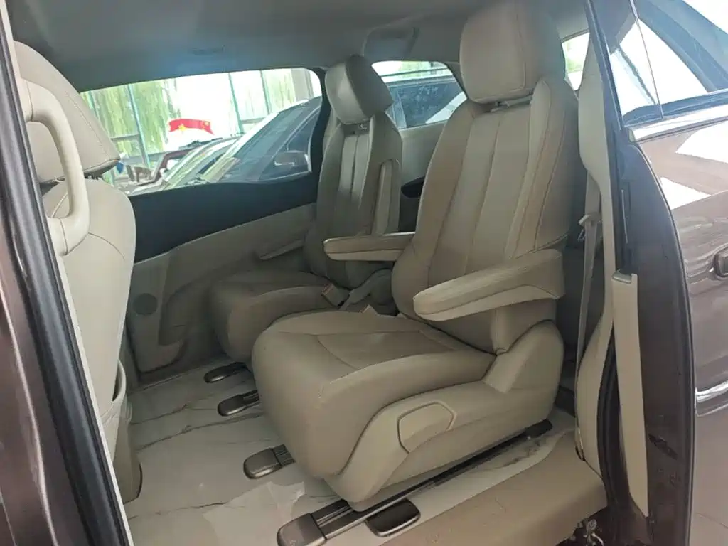 Buick GL8 — миниатюра 17