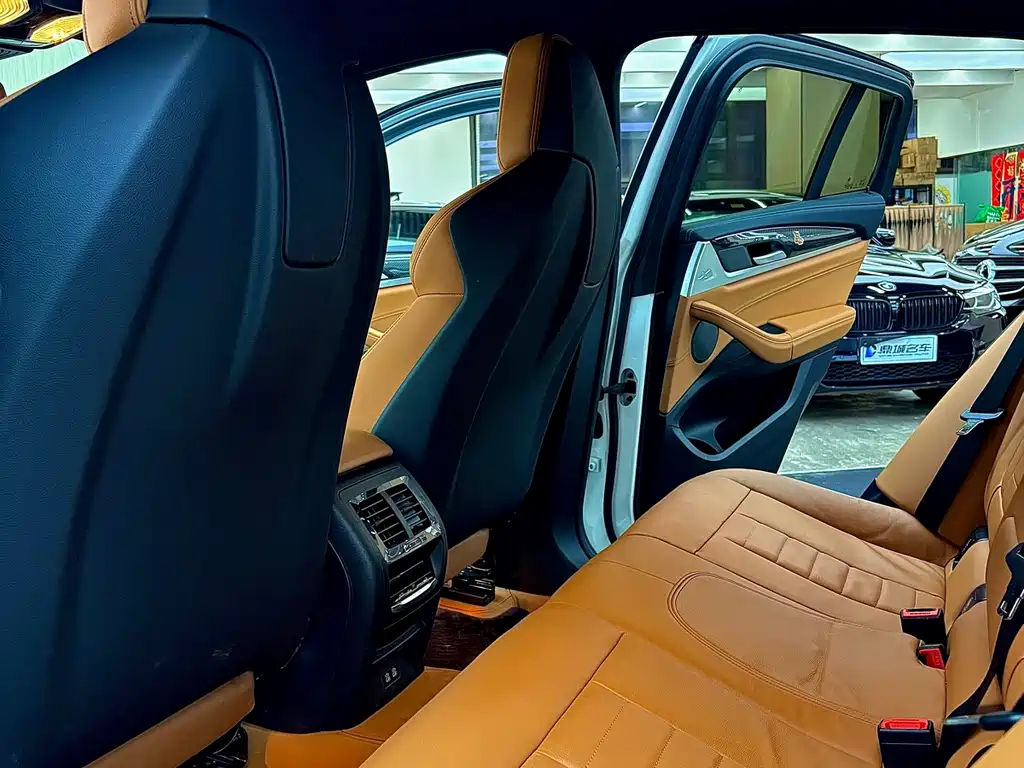 BMW X4 M40i — миниатюра 6