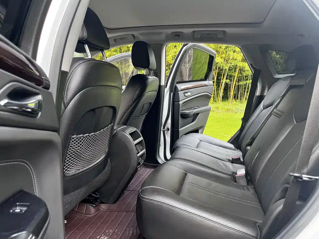 Cadillac SRX — миниатюра 14