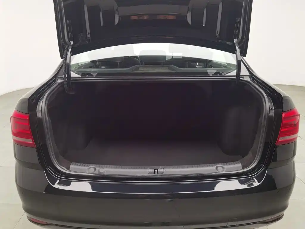 Volkswagen Lavida — миниатюра 16