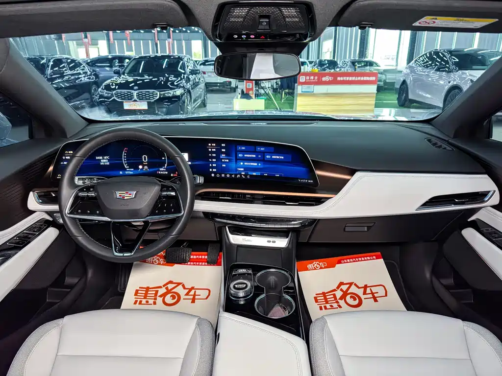 Cadillac GT4 — миниатюра 8